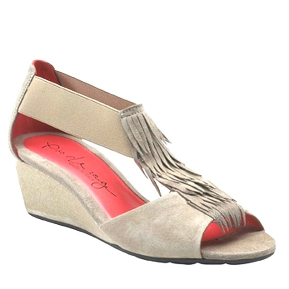 PAS DE ROUGE Nori Wedge Sandal Suede Fringe, taupe - Picture 1 of 5